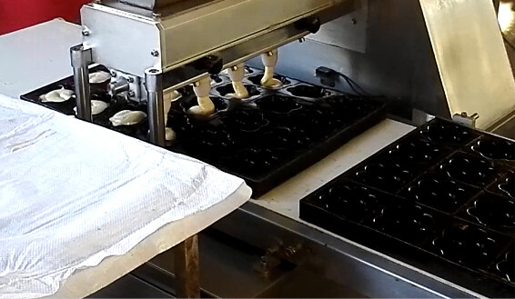 Ψωμί γραμμών παραγωγής κέικ που κατασκευάζει το ανοξείδωτο 304 μηχανημάτων